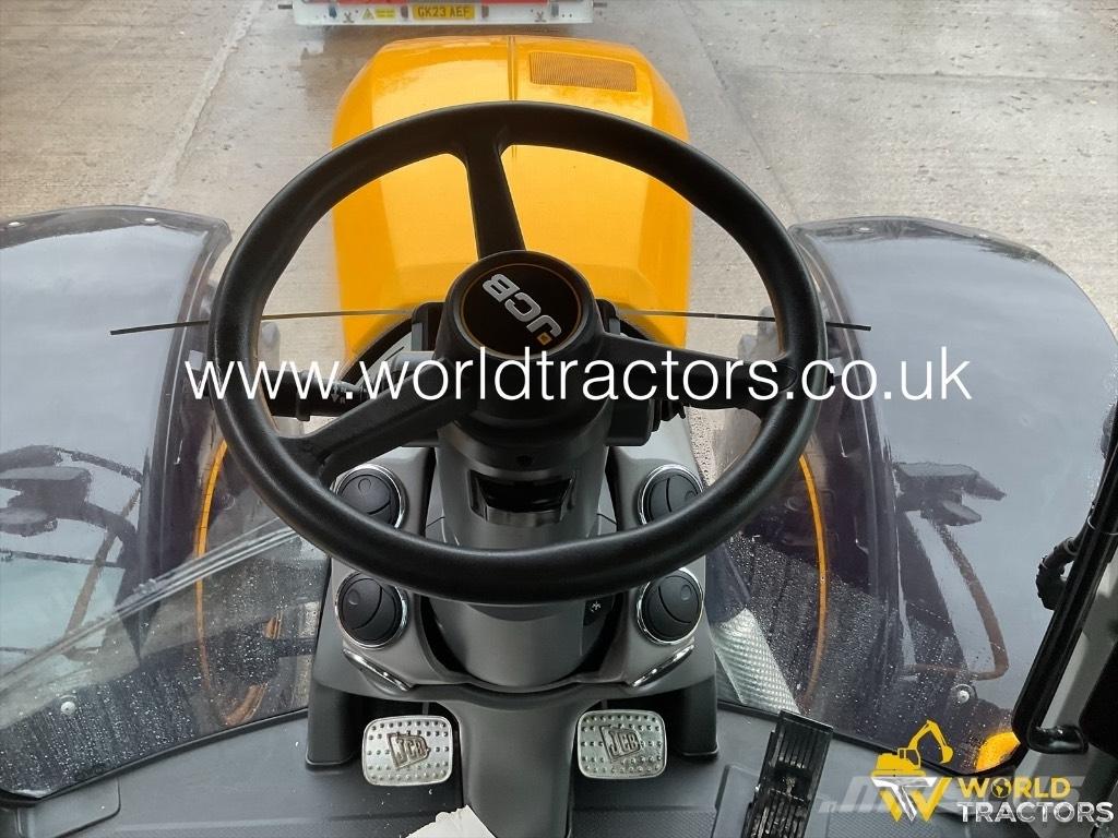 JCB Fastrac 4220 Трактори