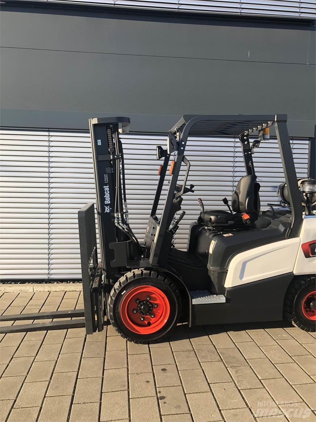  G25NXP Камиони с АГУ