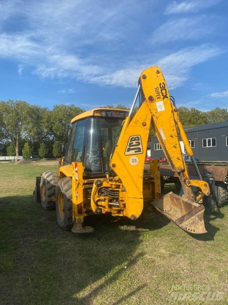 JCB 3 CX Super Товарач със заден ексватор