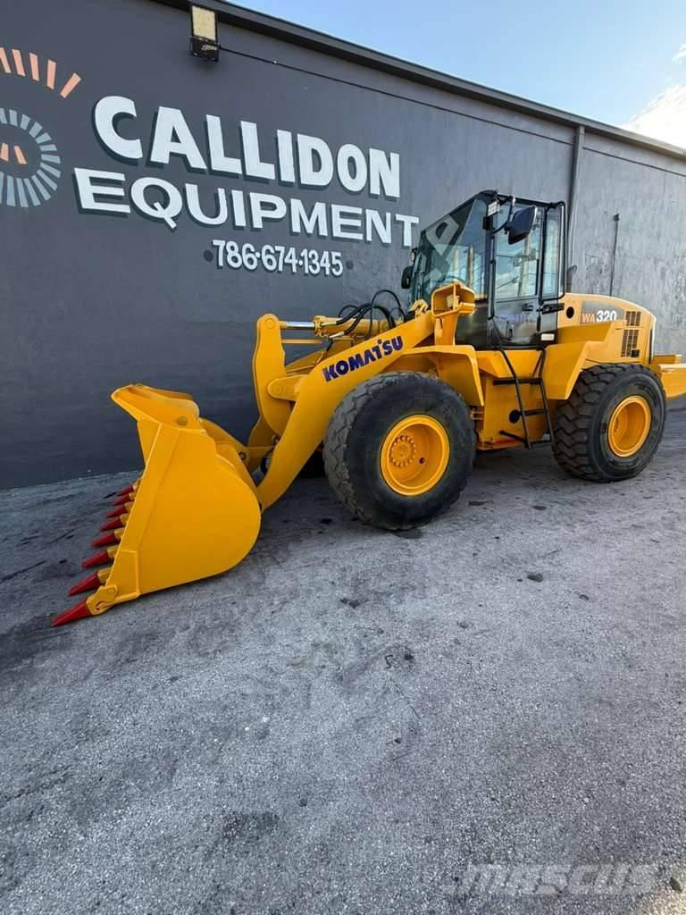 Komatsu WA 320-5L Колесни товарачи