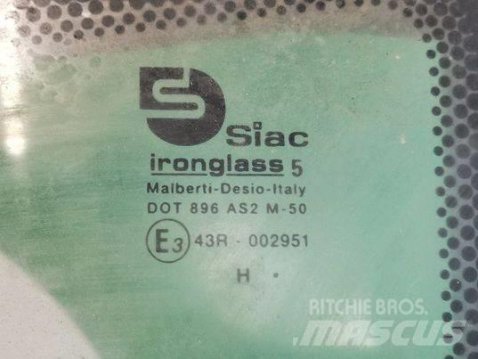 CAT TH417C door Кабина