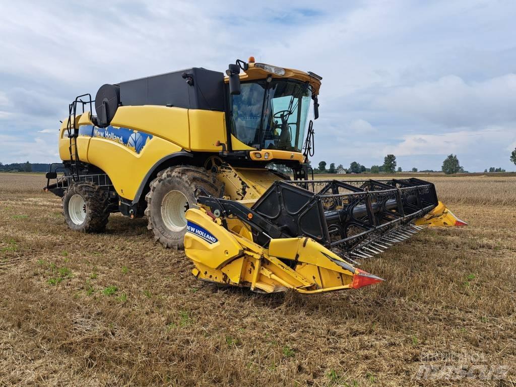 New Holland CX 8080 Комбайни