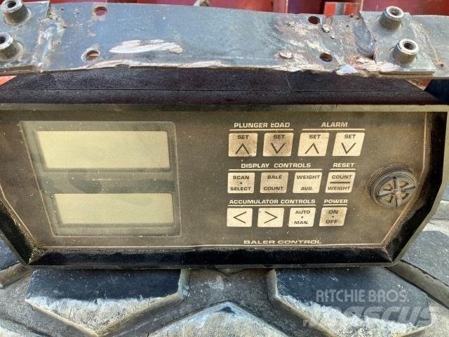 Hesston 4900 Балопреси квадратни
