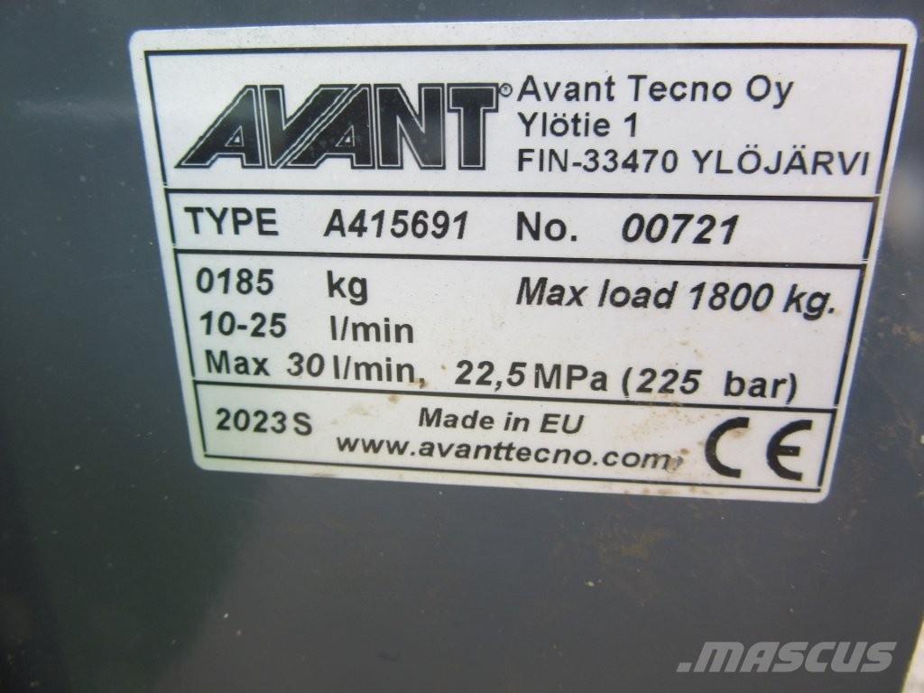 Avant A415691 Телескопични товарачи