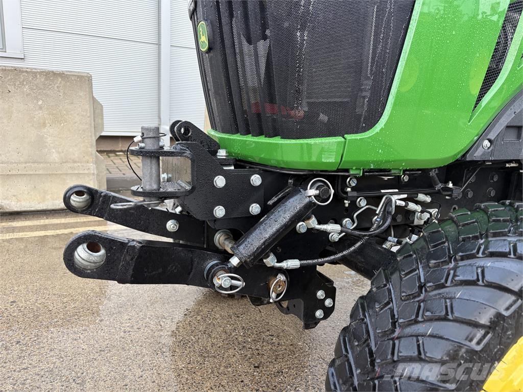 John Deere 2038R Компактни трактори