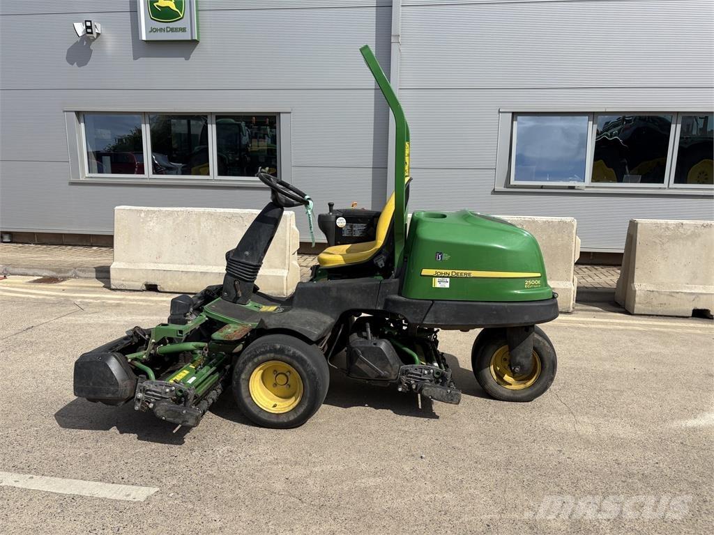 John Deere 2500E Бутащи се косачки