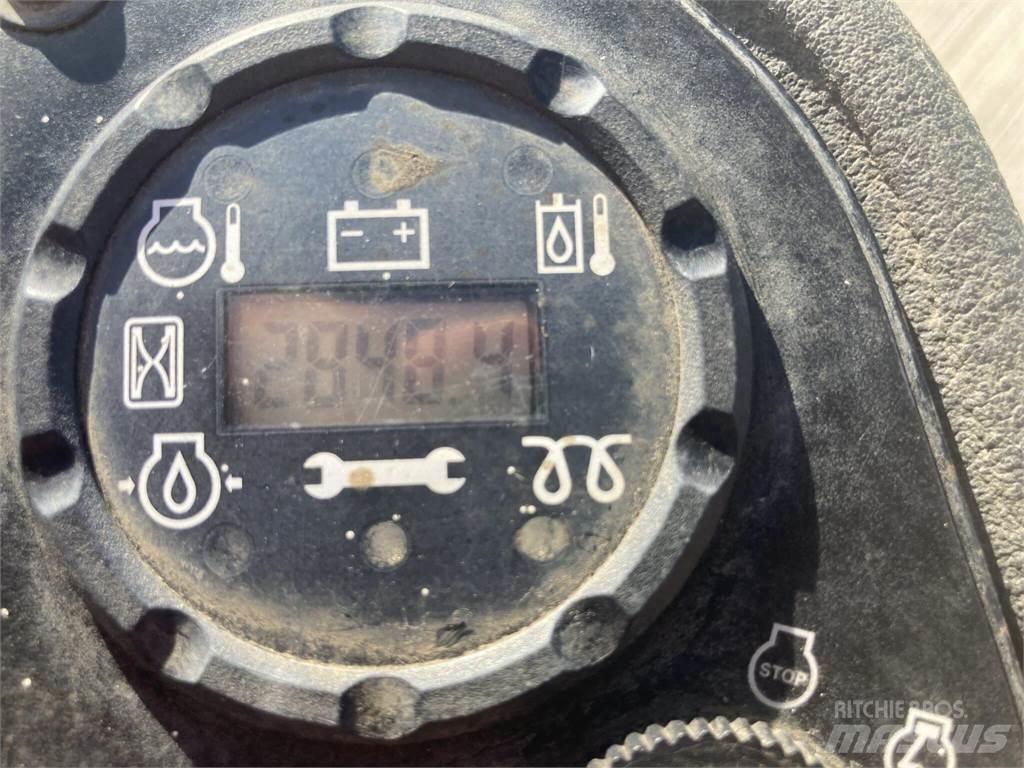 John Deere 2500EH Бутащи се косачки