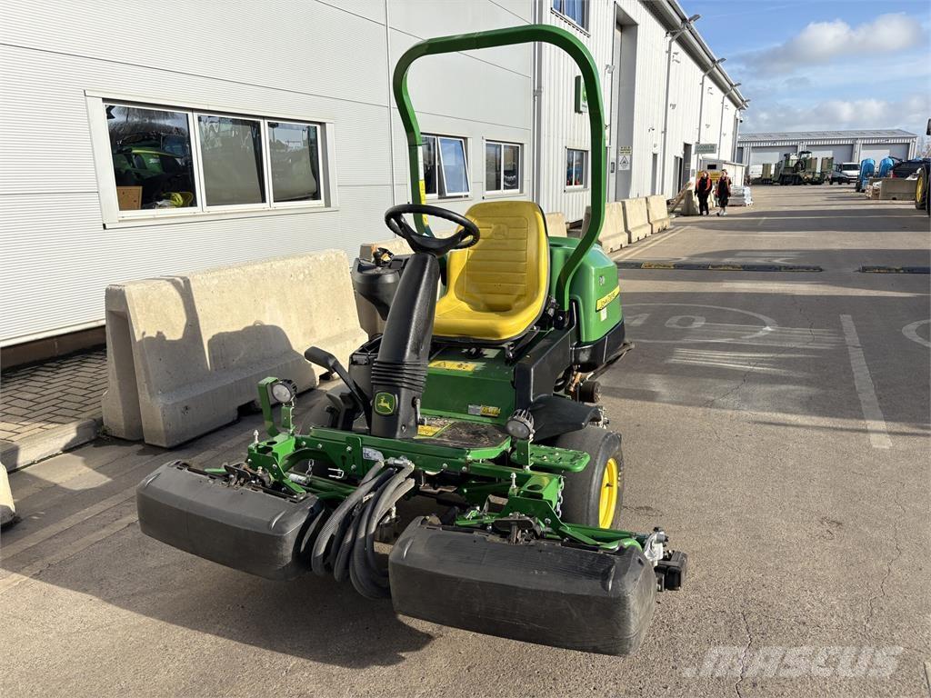 John Deere 2550 Бутащи се косачки