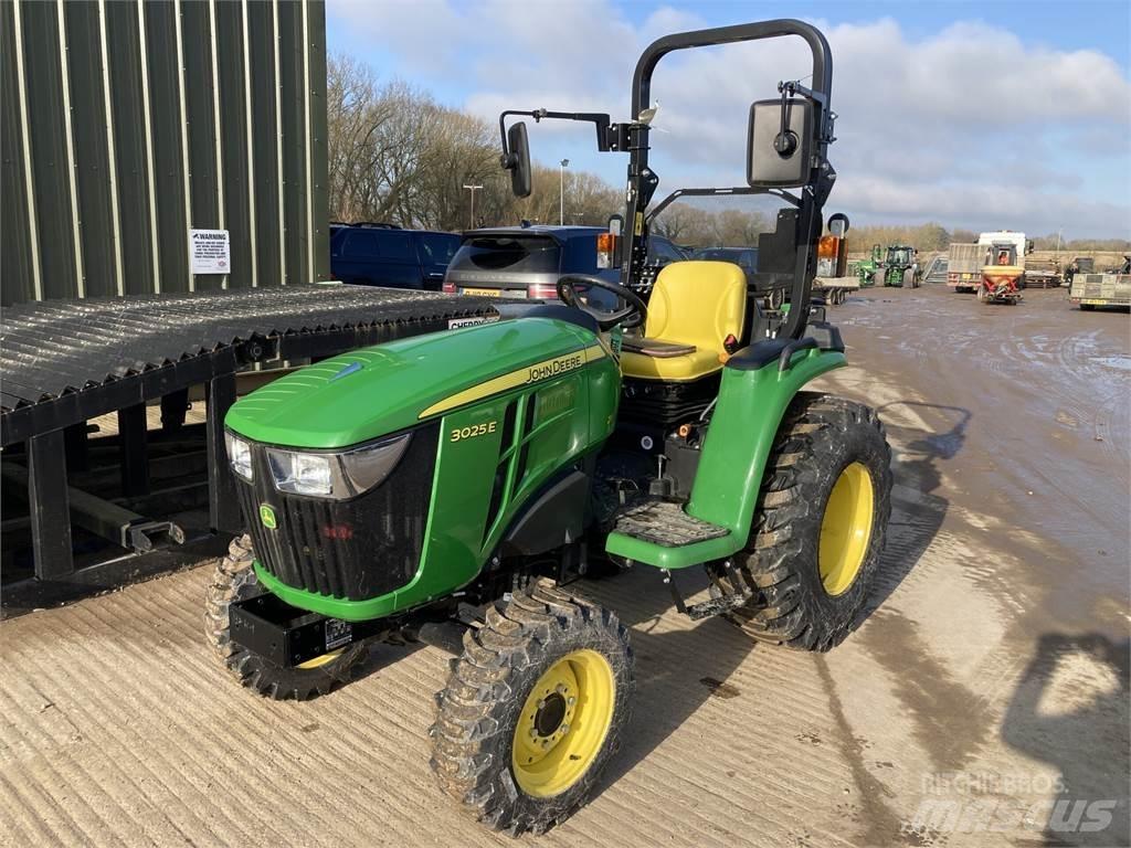 John Deere 3025E Компактни трактори