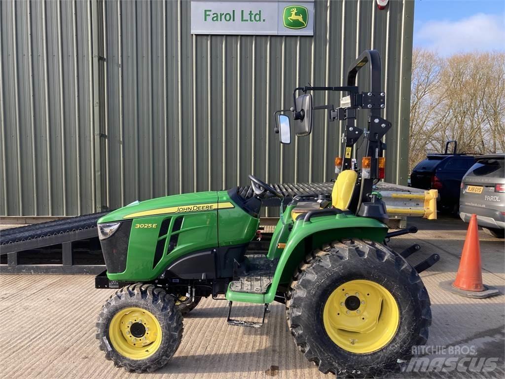 John Deere 3025E Компактни трактори