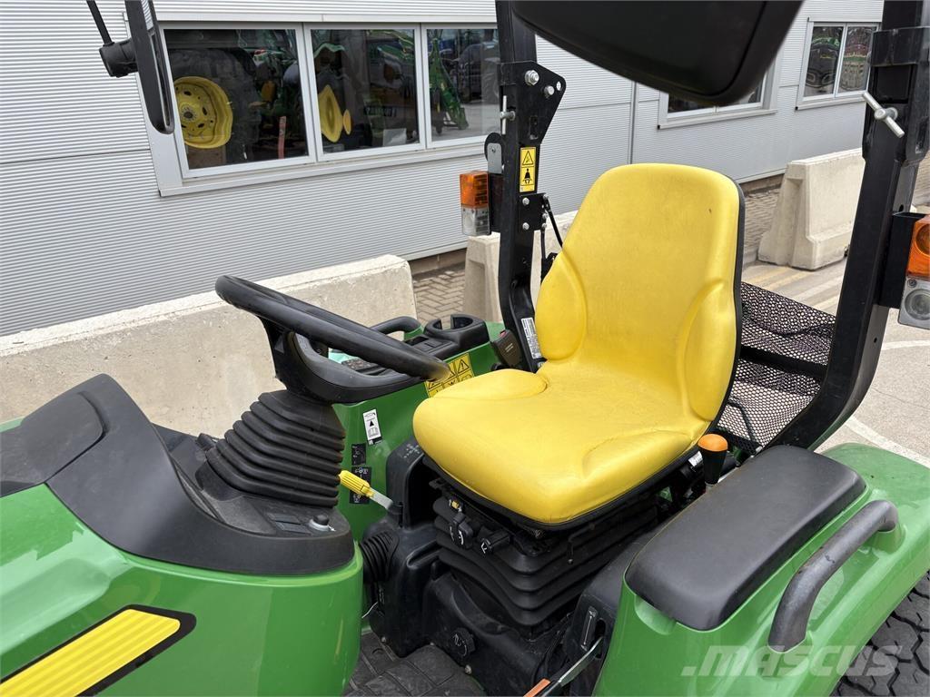 John Deere 3039R Компактни трактори
