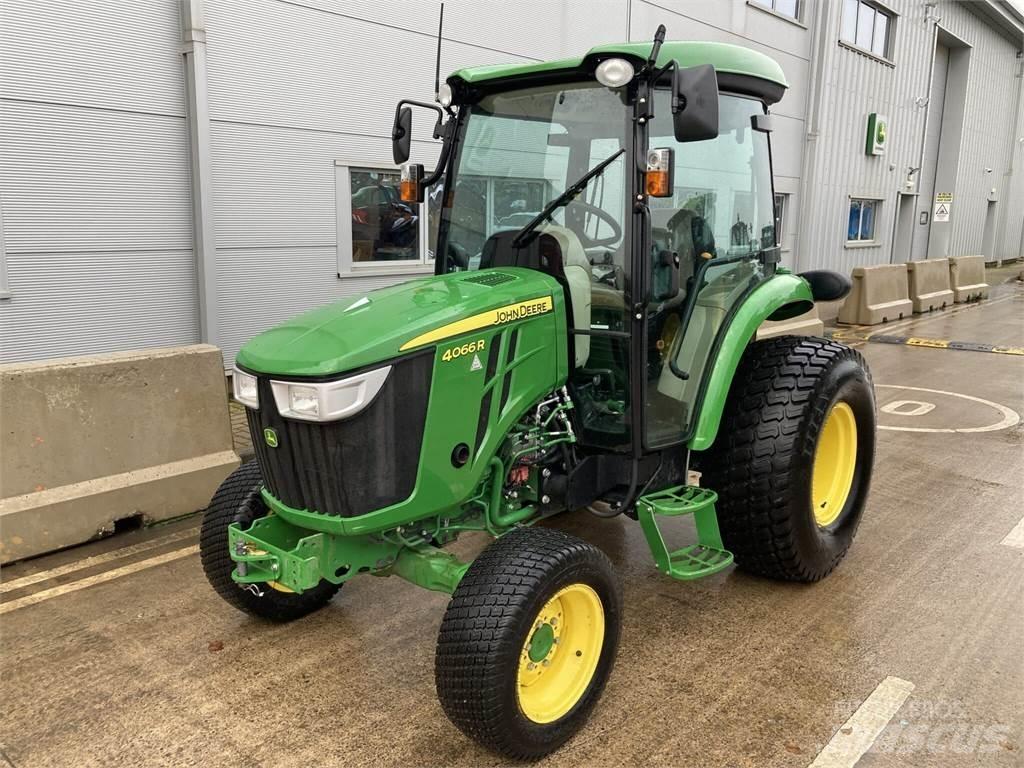 John Deere 4066R Компактни трактори