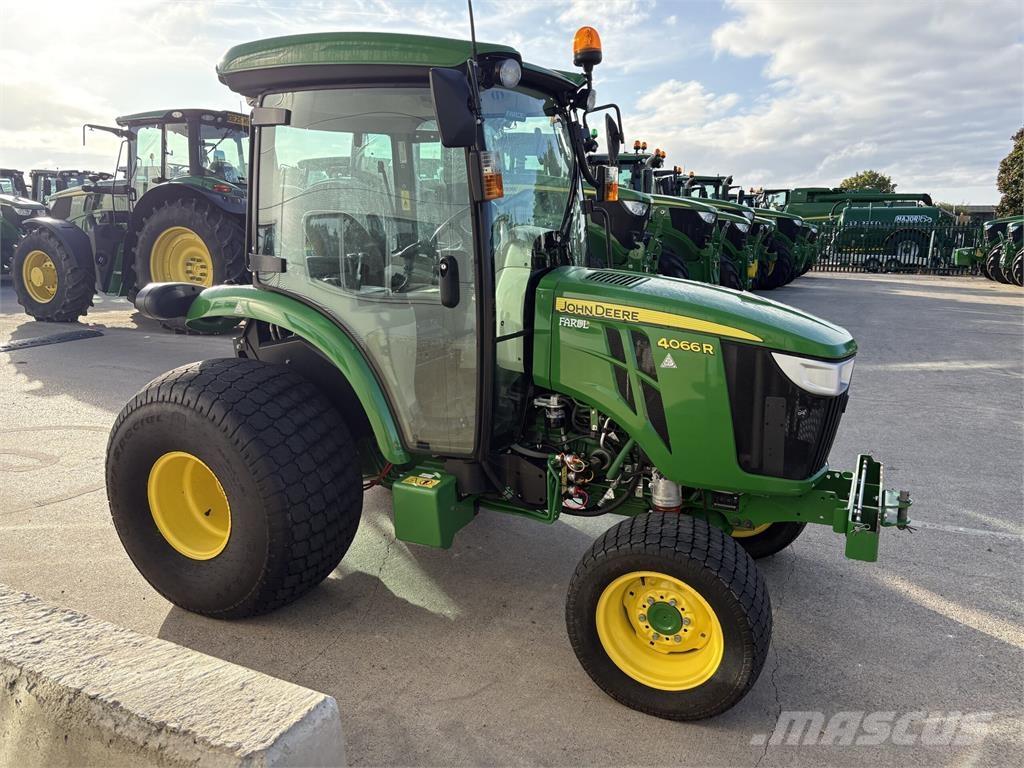 John Deere 4066R Компактни трактори