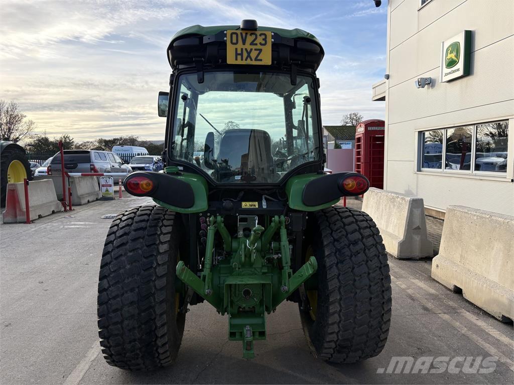 John Deere 4066R Компактни трактори