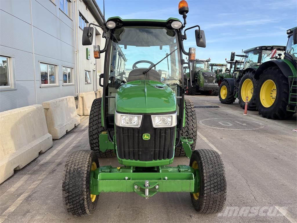 John Deere 4066R Компактни трактори