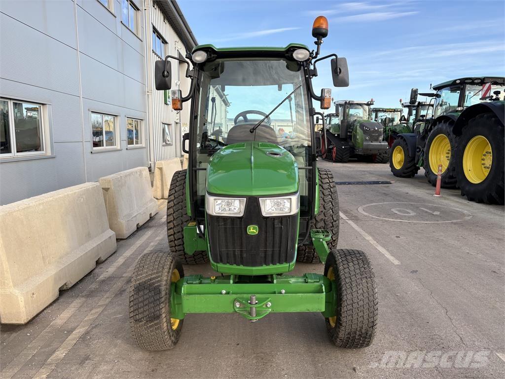 John Deere 4066R Компактни трактори