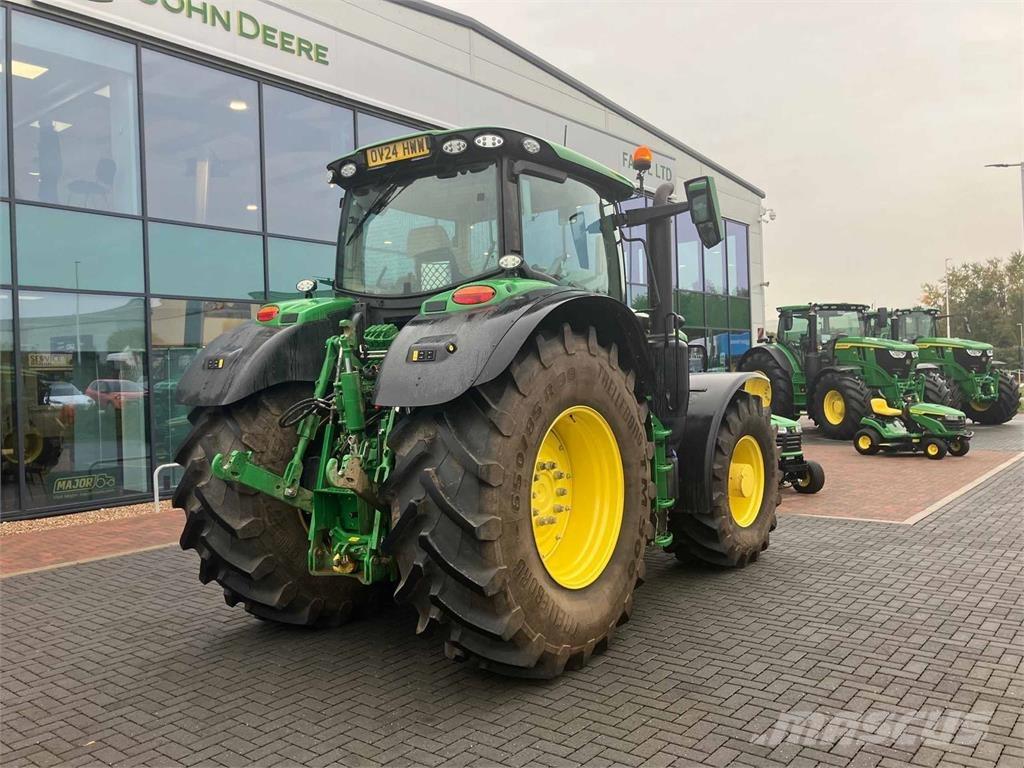 John Deere 6R 215 Трактори
