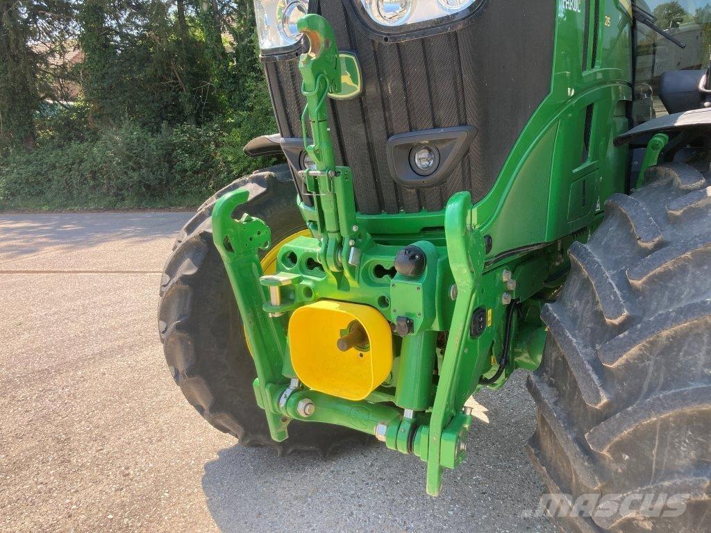 John Deere 6R 215 Трактори