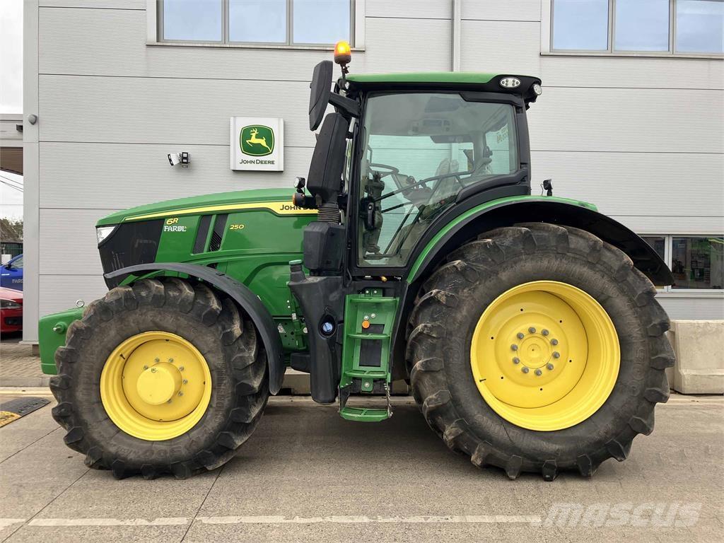 John Deere 6R 250 Трактори