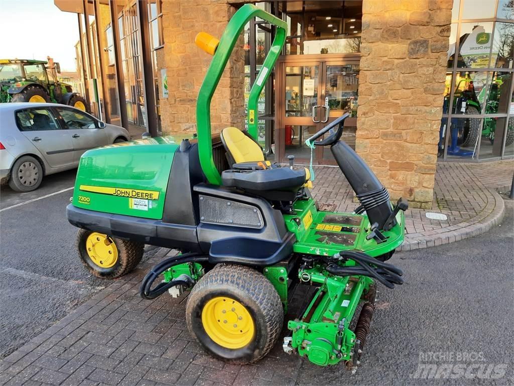 John Deere 7200 Бутащи се косачки
