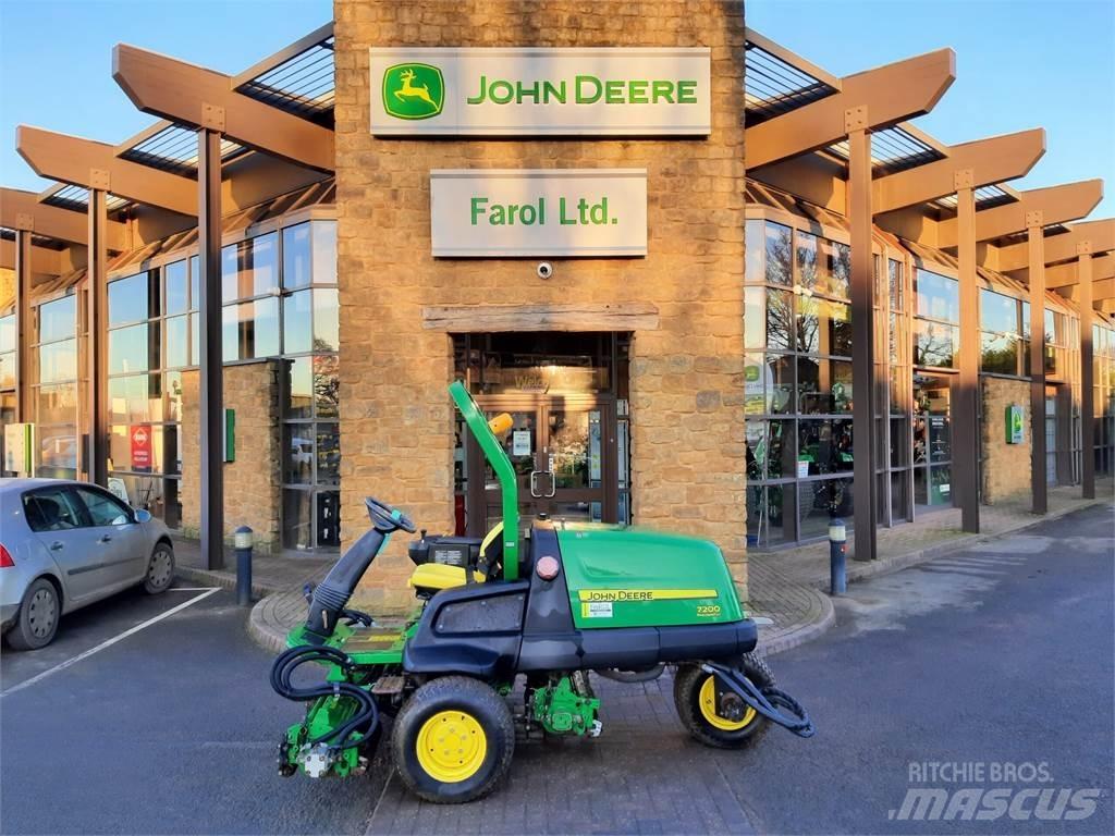 John Deere 7200 Бутащи се косачки