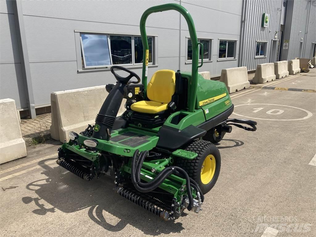 John Deere 7200A Бутащи се косачки