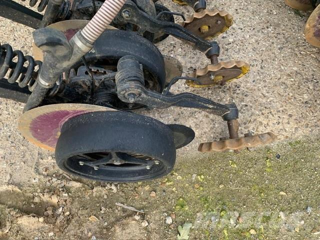 John Deere 750A Редосеялки