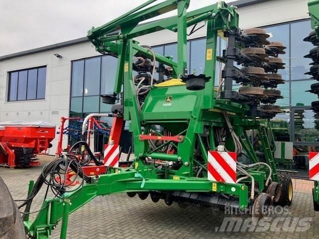 John Deere 750A Редосеялки