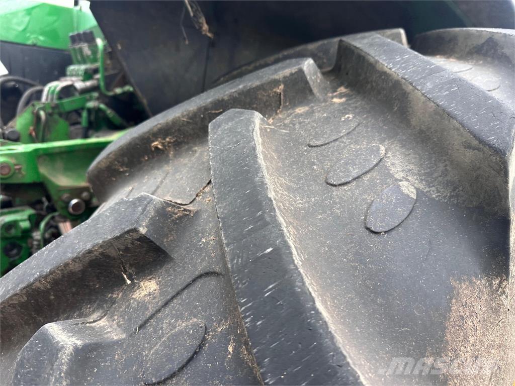 John Deere 7700 Трактори