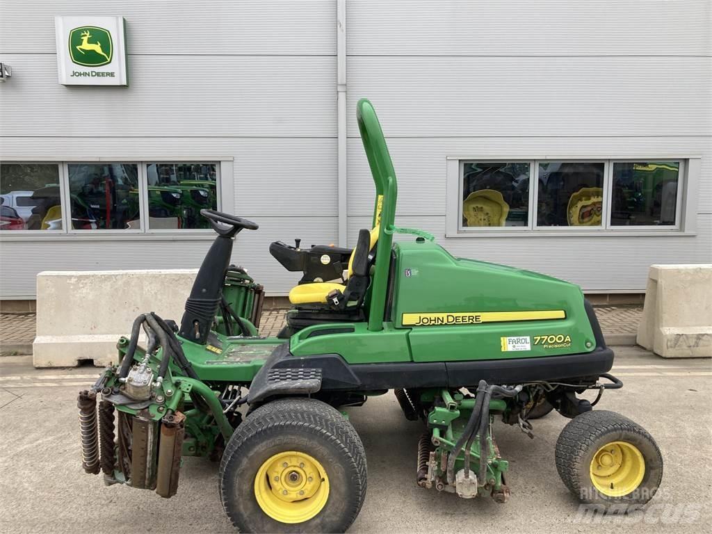 John Deere 7700A Бутащи се косачки