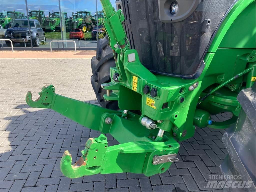 John Deere 7R 310 Трактори