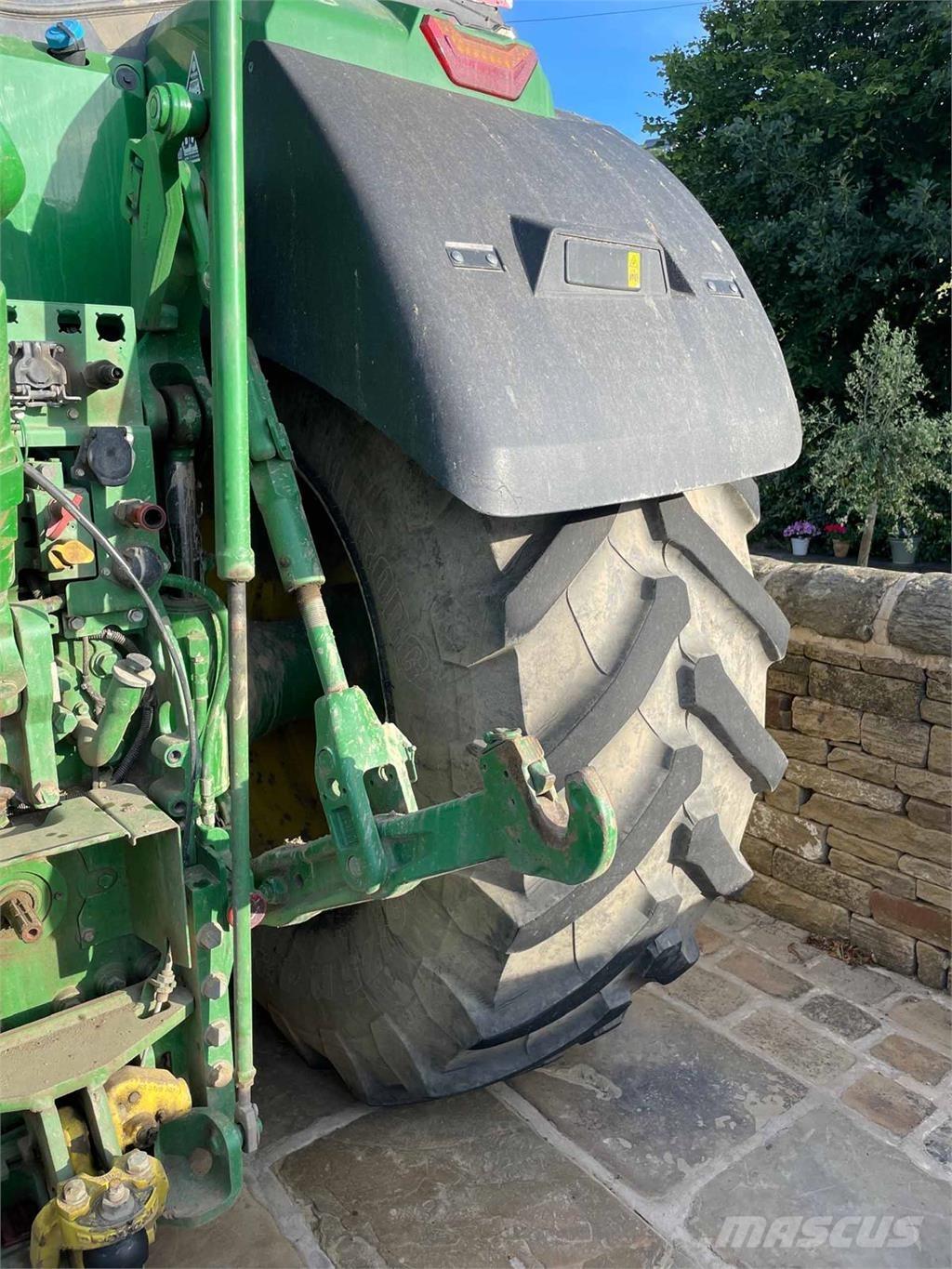 John Deere 7R 330 Трактори