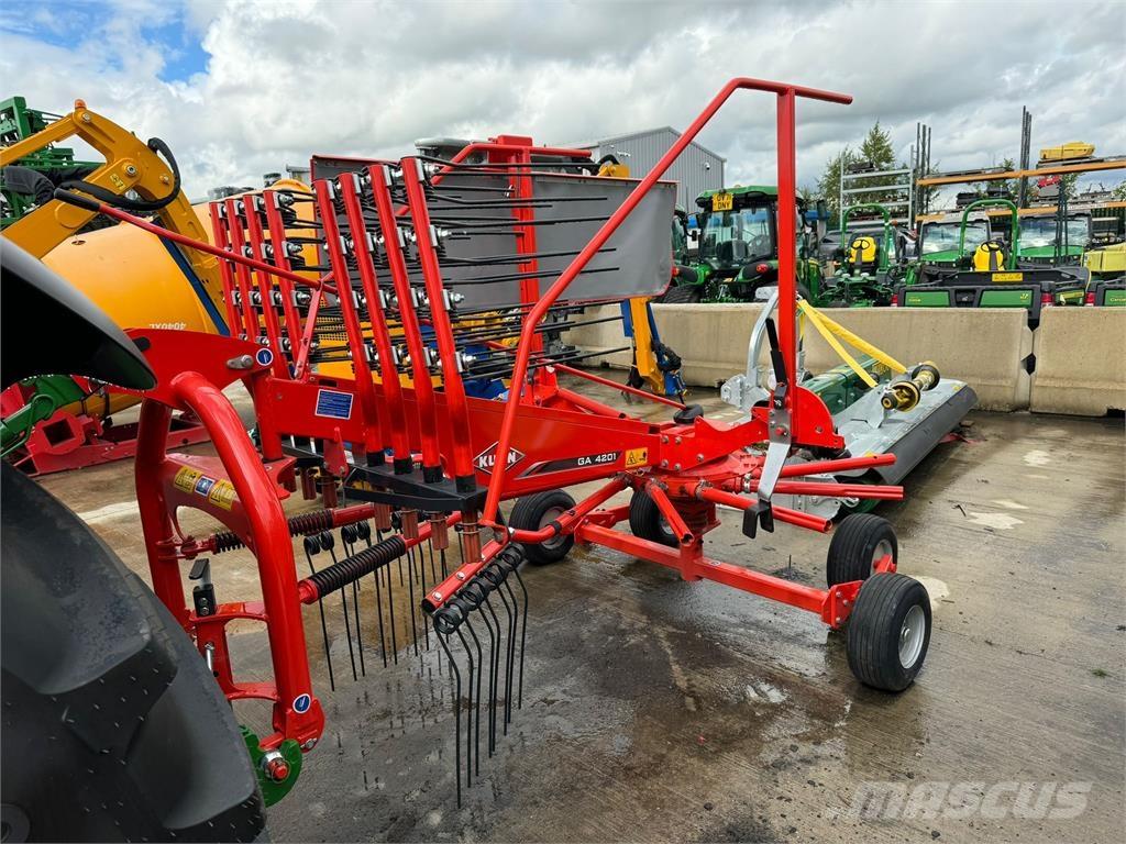 Kuhn GA 4201 Гребла и сенообръщачки