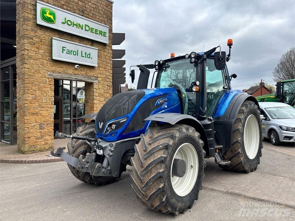 Valtra T234D Трактори