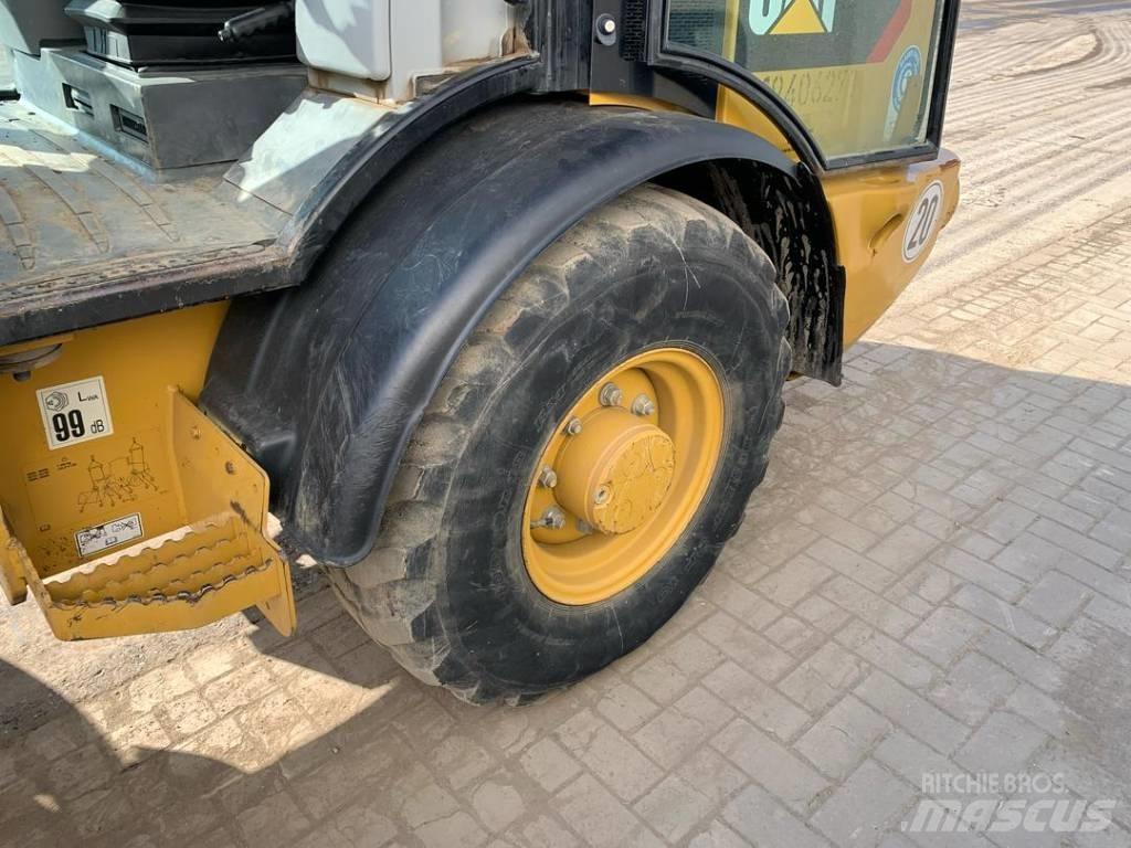 CAT 906 M Колесни товарачи
