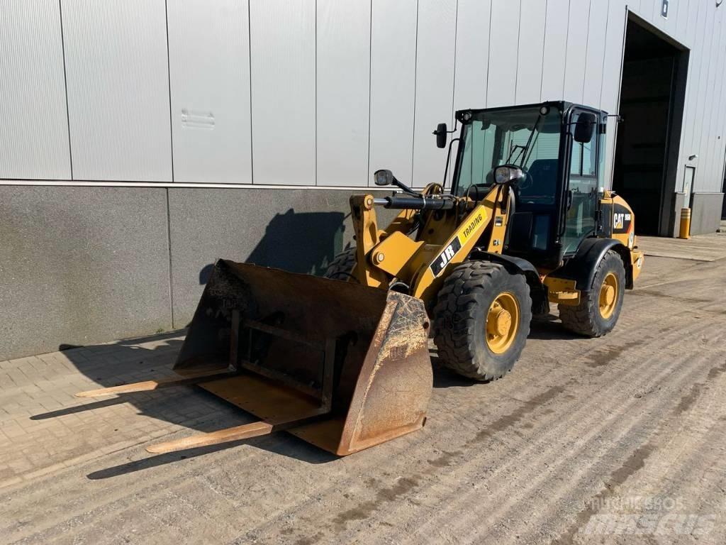 CAT 906 M Колесни товарачи