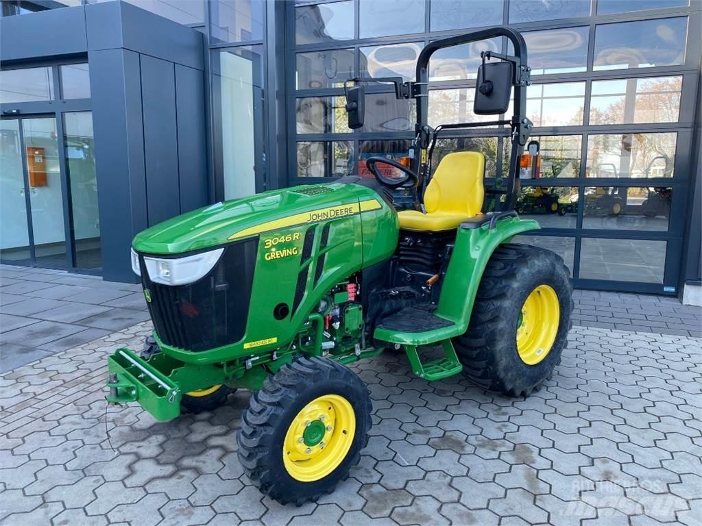 John Deere 3046R Трактори