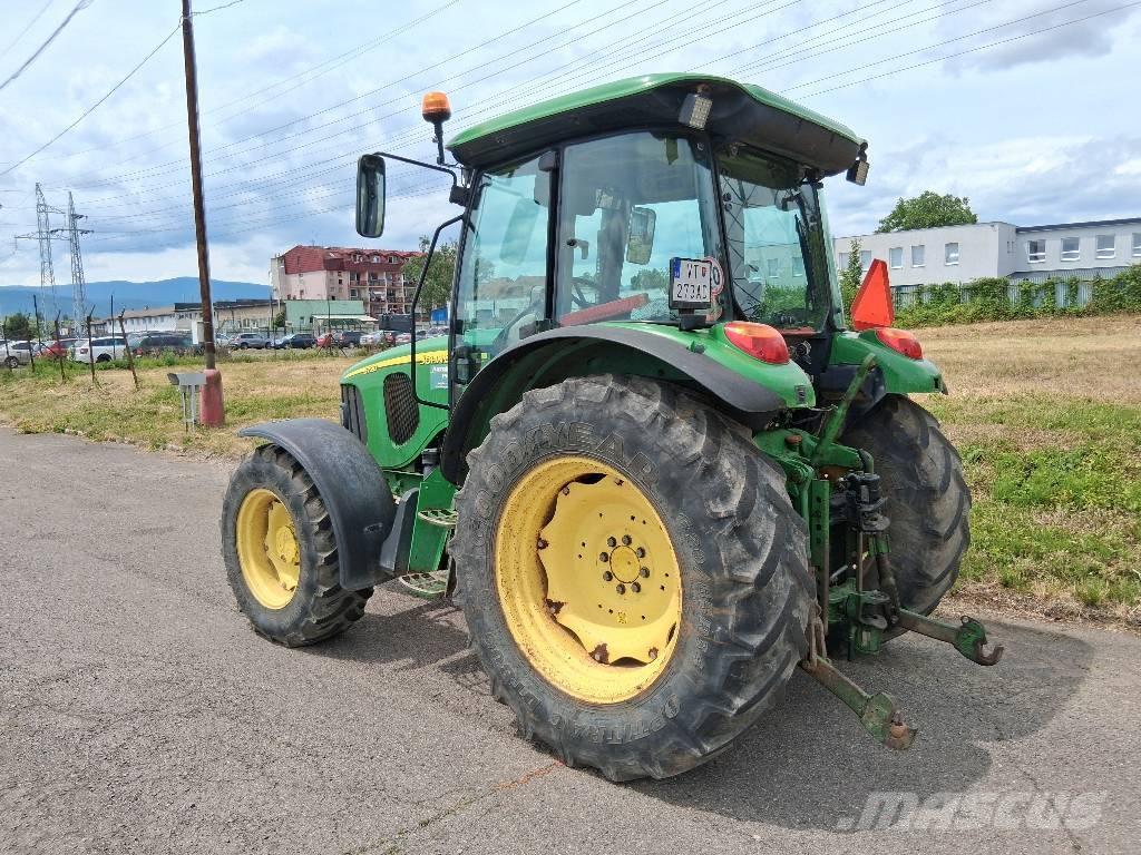 John Deere 5720 Трактори