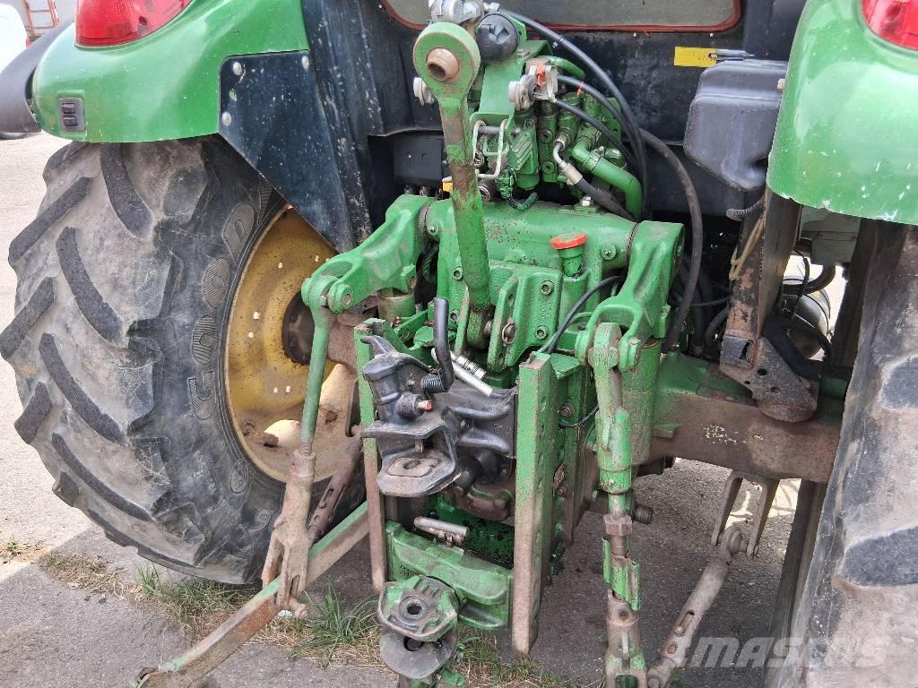 John Deere 5720 Трактори