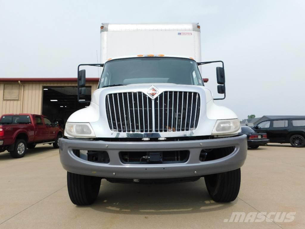 International 4300 Автофургони