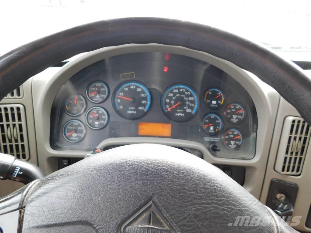 International 4300 Автофургони