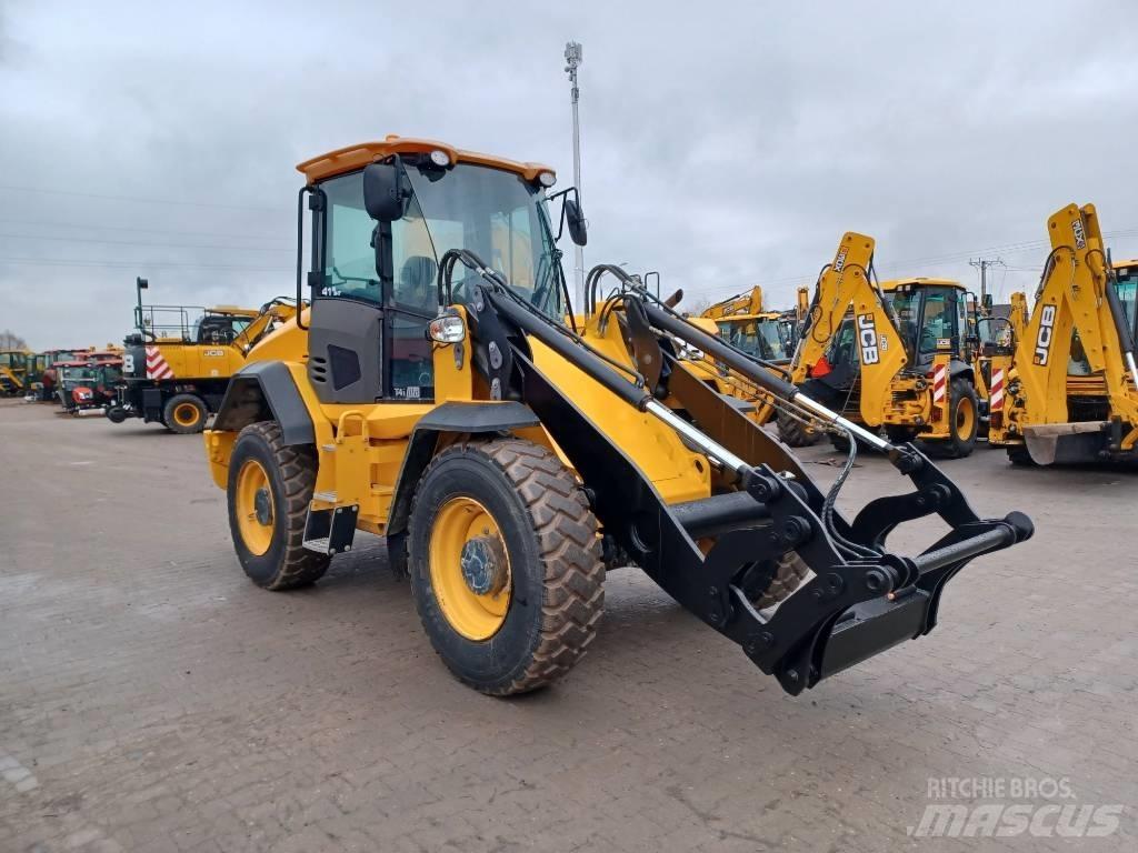 JCB 411 Колесни товарачи