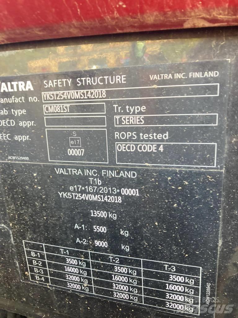 Valtra T 254 V Трактори