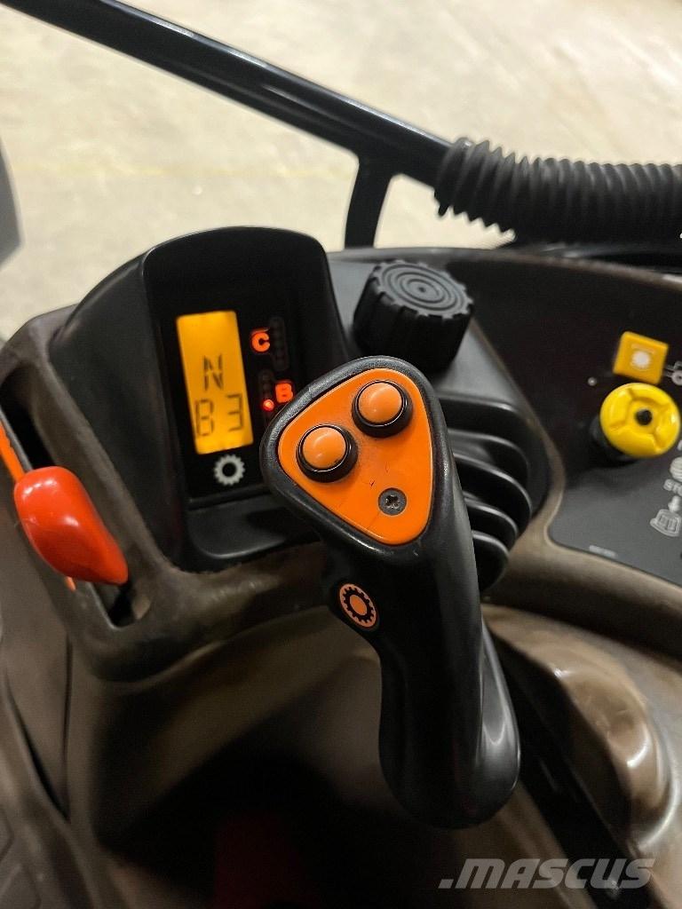 New Holland M 115 Трактори