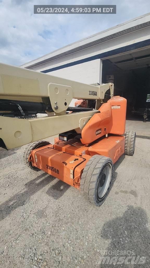 JLG E 450 AJ Съчленени стрелови подемници