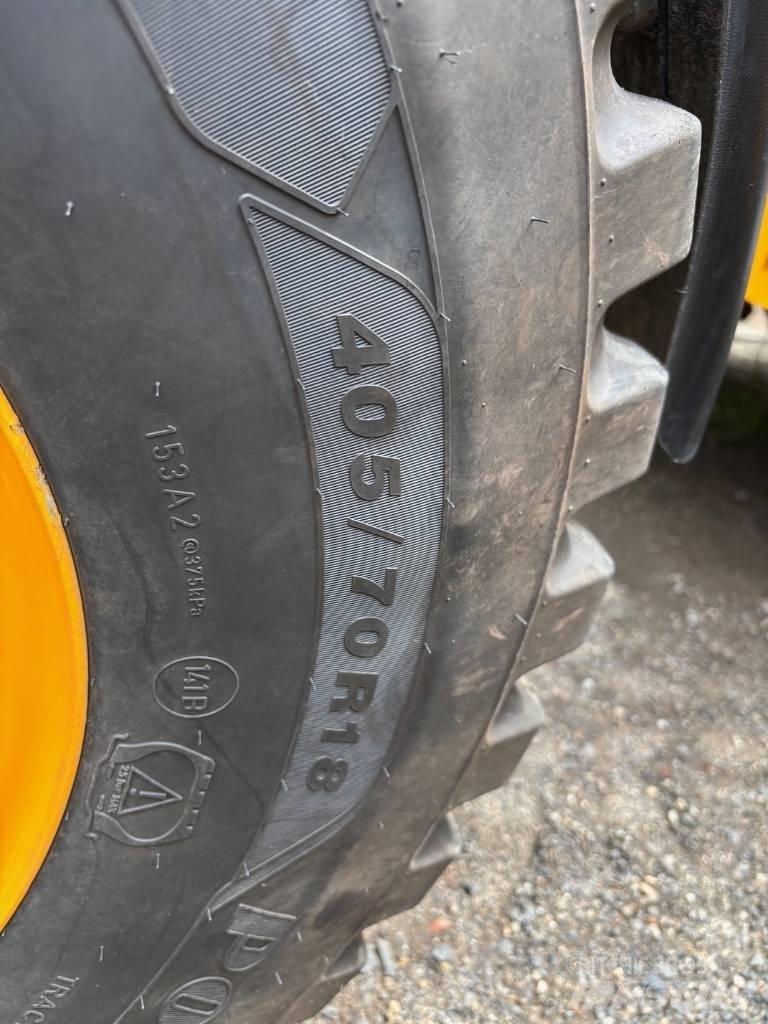 JCB 407 Колесни товарачи