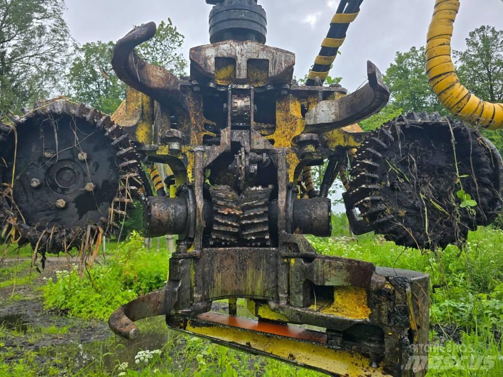 John Deere 1070 E Харвестери