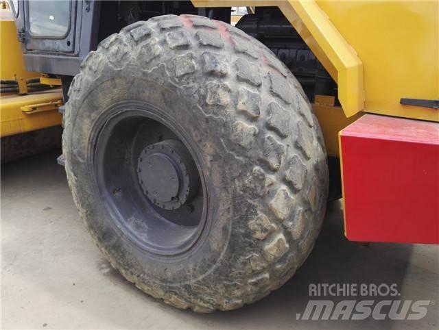 Dynapac CA 30 D Еднобарабанни ролки
