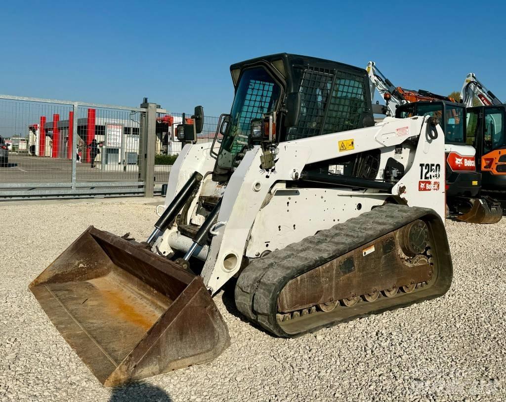 Bobcat T 250 Верижен товарач