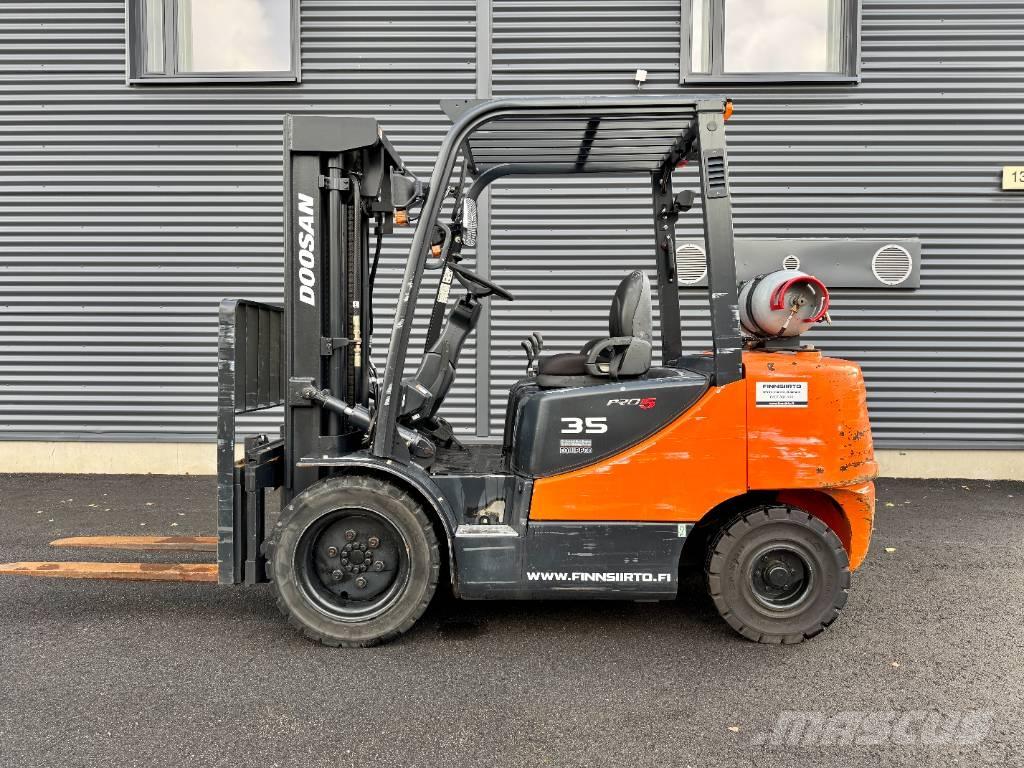 Doosan G 35 C-5 Камиони с АГУ